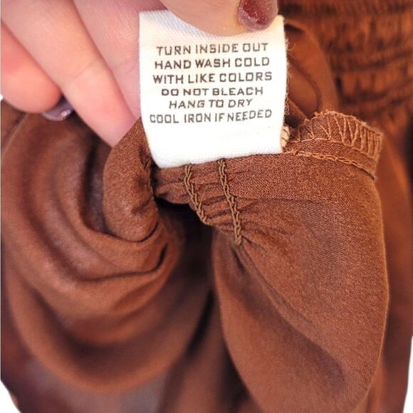 Mine Women's Brown Satin Smocked Crop Top Size S - Picture 6 of 6